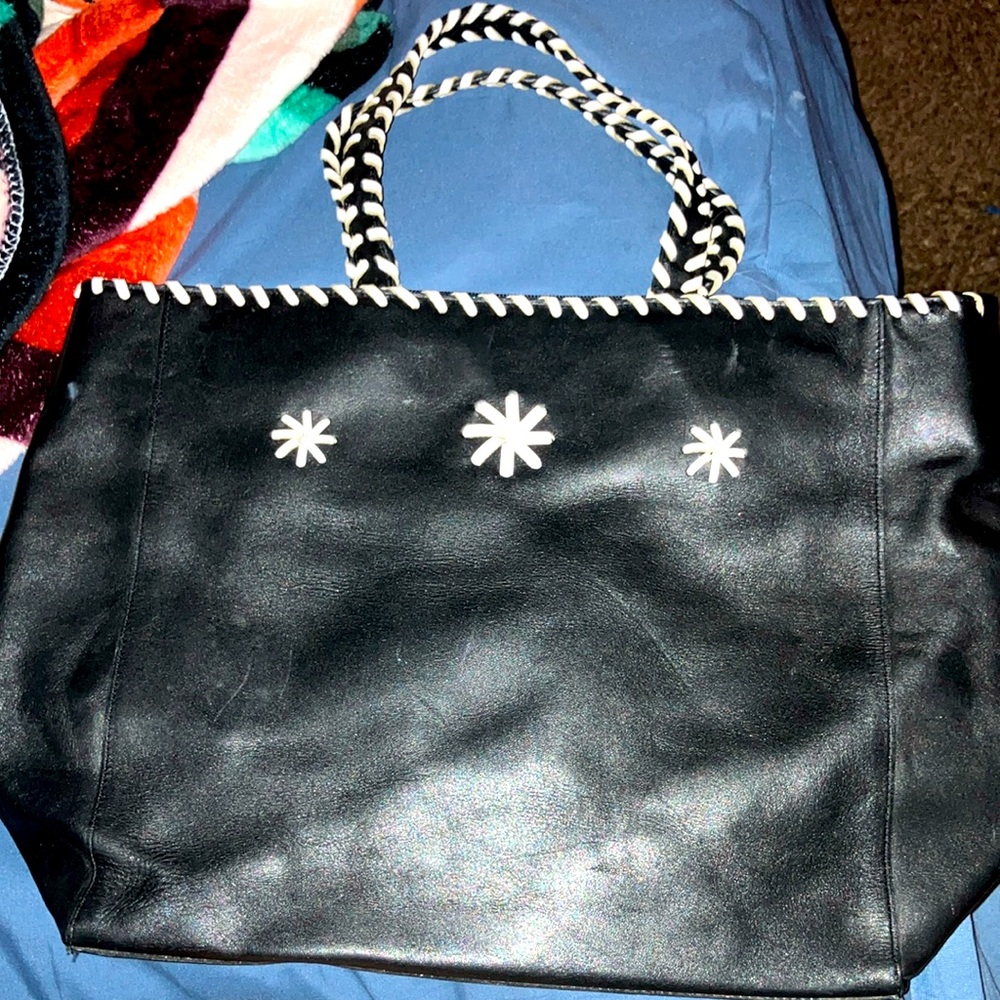 EUC BLACK AND WHITE SMALL TOTE